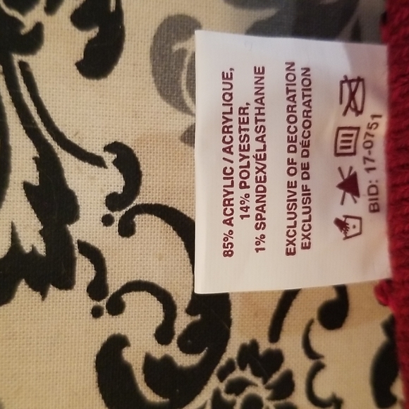 Canada scarf 60 inches long 7 inches wide. Like new - Picture 4 of 5